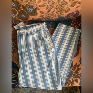 American Eagle High Waisted Jeans NWT